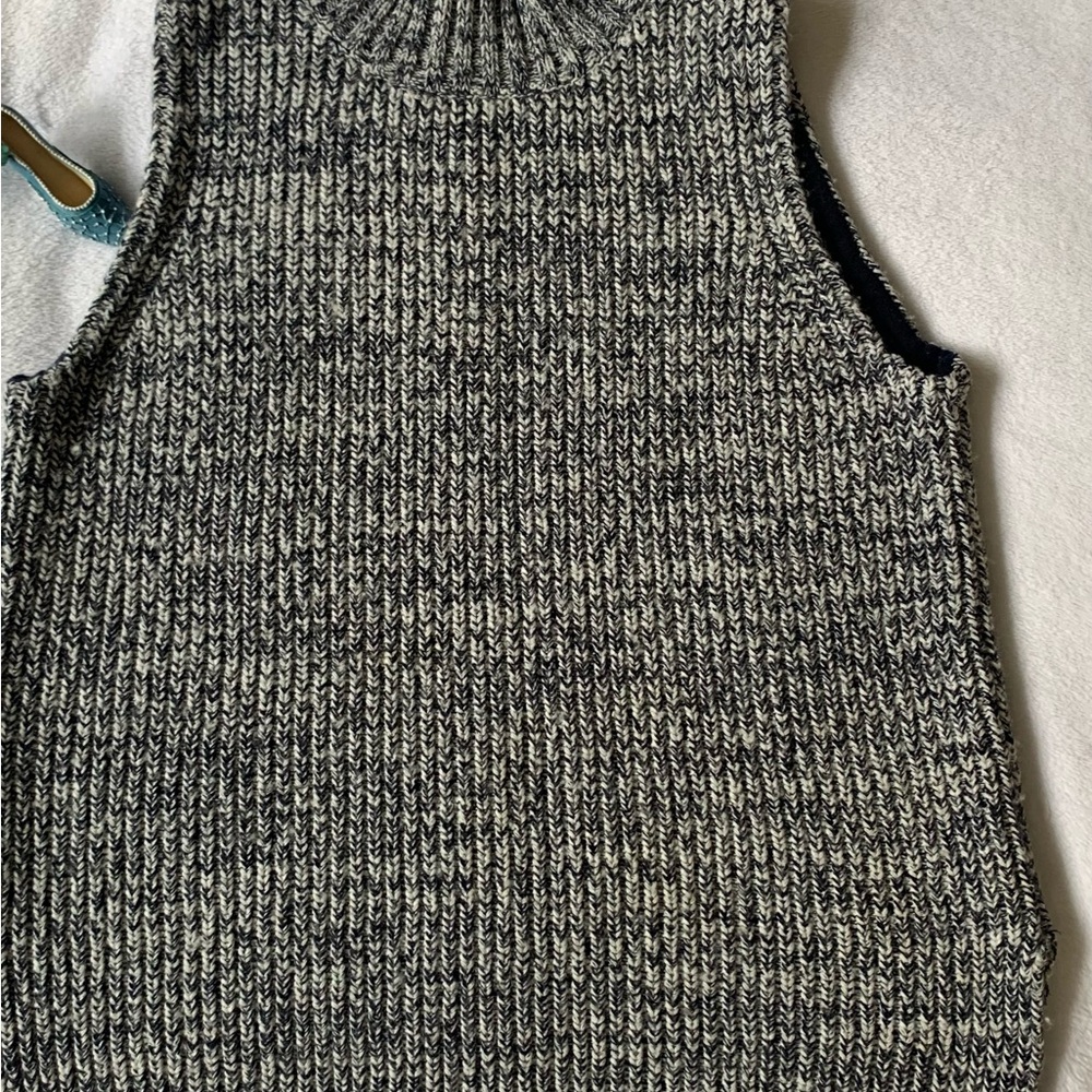 J CREW 65% cotton heavier sleeveless mock turtleneck in size Small VVGUC ++ - Picture 5 of 11